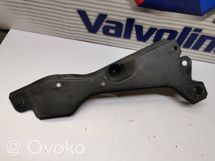 Toyota RAV 4 (XA40) Другая деталь дна 5839842022