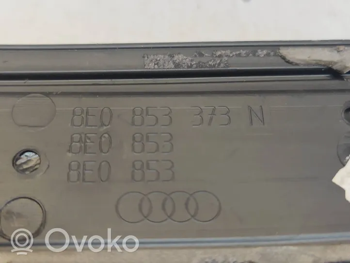 Audi A4 S4 B7 8E 8H Priekinio slenksčio apdaila (vidinė) 8E0853373N