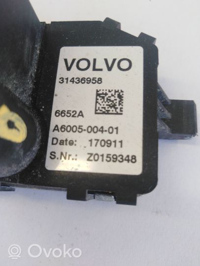 Volvo V40 Jäähdyttimen lauhdutin Z0159348