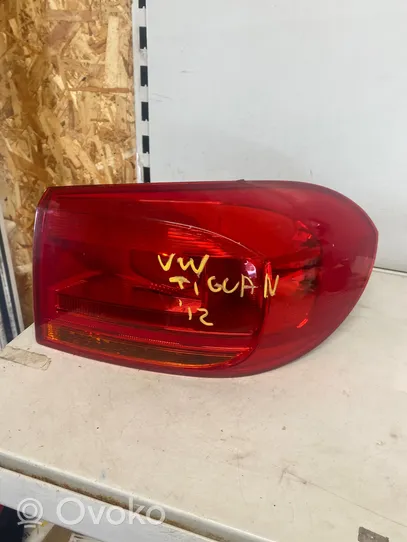 Volkswagen Tiguan Rear/tail lights 5N0945096Q