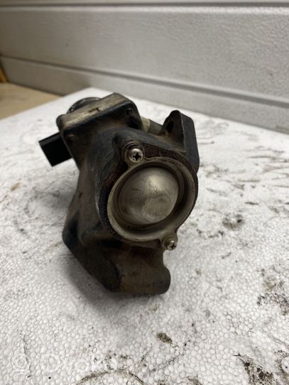 Nissan X-Trail T30 EGR valve 