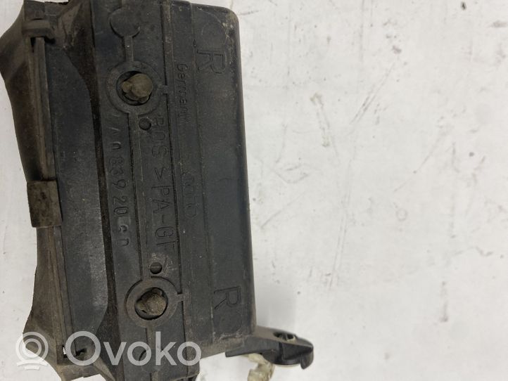 Audi A4 S4 B5 8D Klamka zewnętrzna drzwi tylnych 4A083920