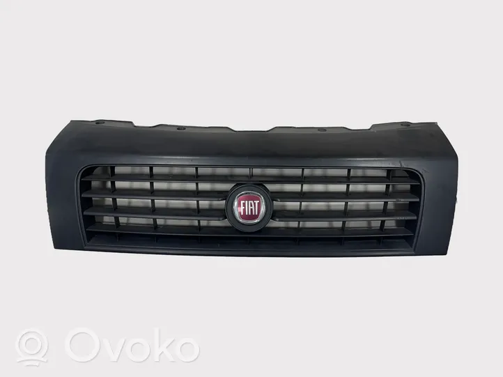 Fiat Ducato Maskownica / Grill / Atrapa górna chłodnicy 735443598