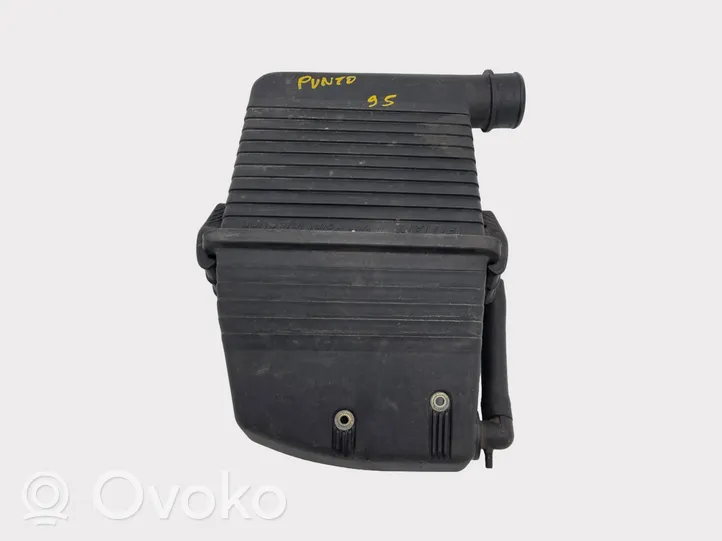 Fiat Punto (176) Caja del filtro de aire 7782643