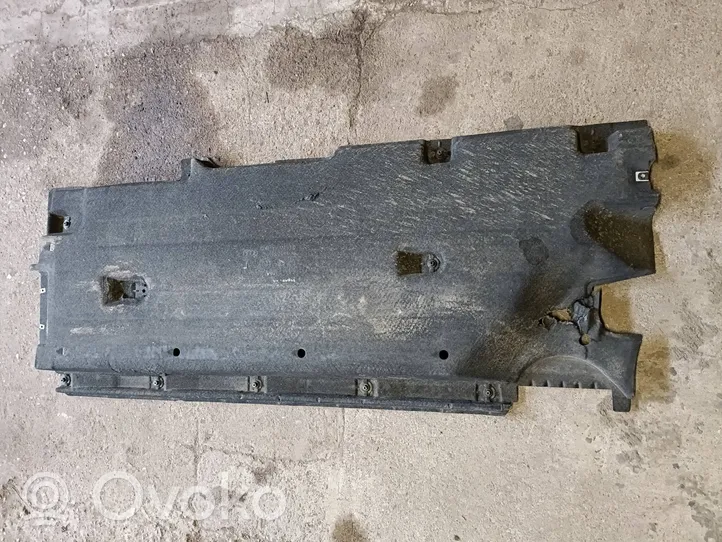 Audi Q3 8U Couvercle de plateau inférieur 8U0825207