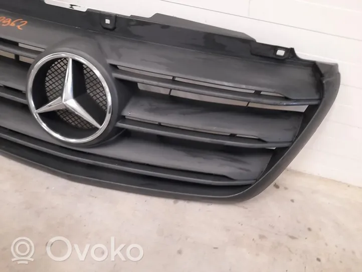 Mercedes-Benz Sprinter W907 W910 Kühlergrill W907