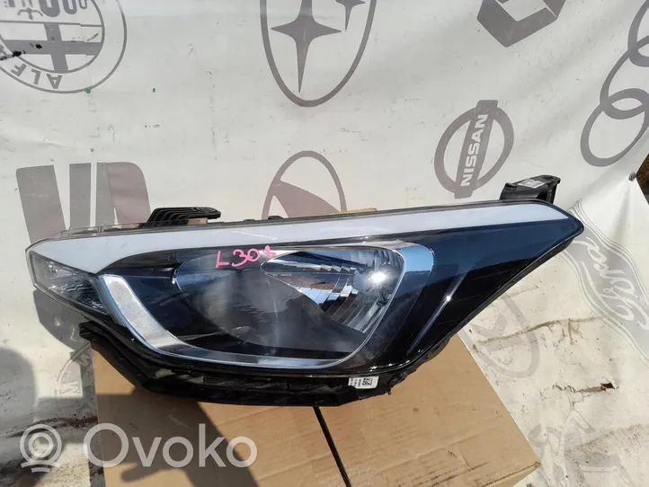 Hyundai i20 (GB IB) Lampa przednia 