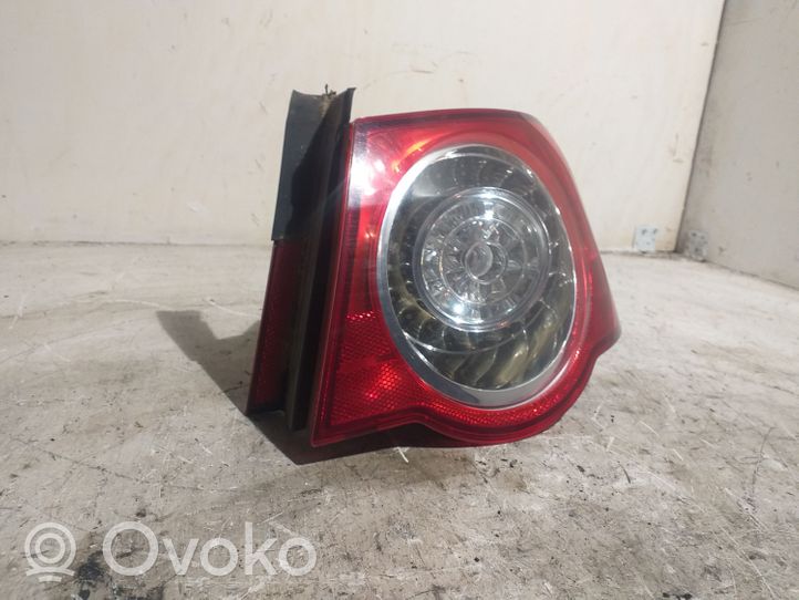 Volkswagen PASSAT B6 Lampa tylna 