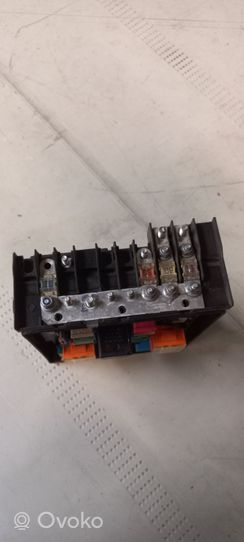 Seat Toledo III (5P) Module de fusibles 1K0937125