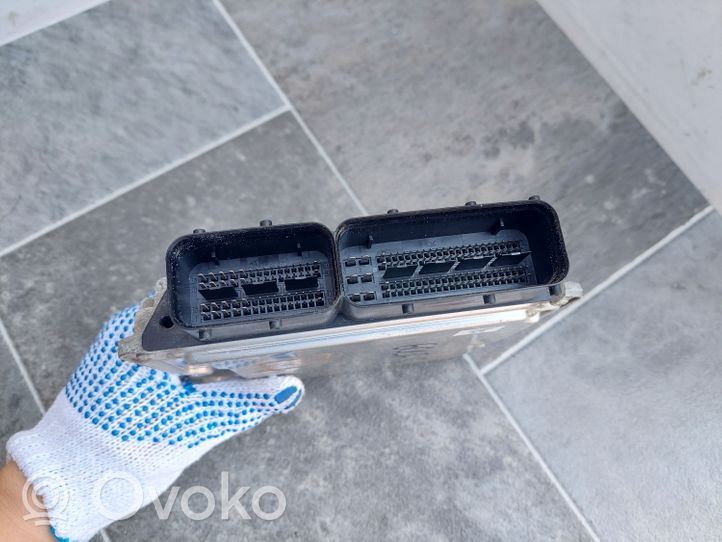 Volkswagen Golf V Dzinēja vadības bloks 03G906016HJ