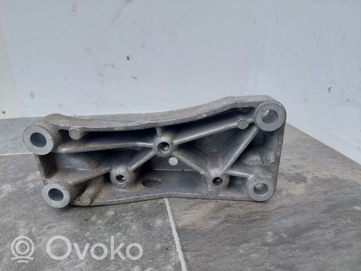 Volkswagen Golf V Supporto di montaggio scatola del cambio 1K0199117