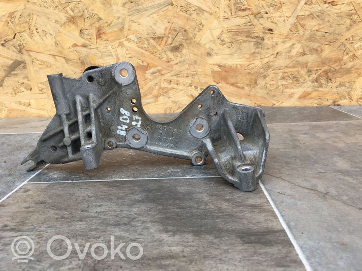 Audi A4 S4 B8 8K Support pompe injection à carburant 059130147P