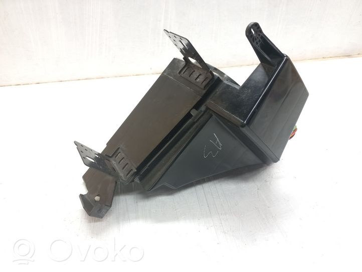 Audi A3 S3 8L Subwoofer-bassokaiutin 8L0035381