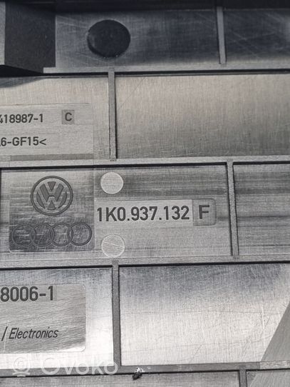 Volkswagen Golf Plus Module de fusibles 1K0937132F