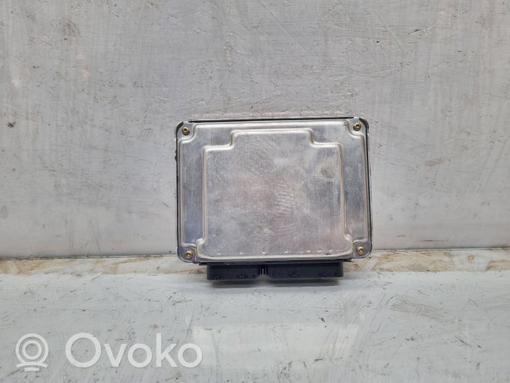 Volkswagen PASSAT B5.5 Sterownik / Moduł ECU 038906019ER