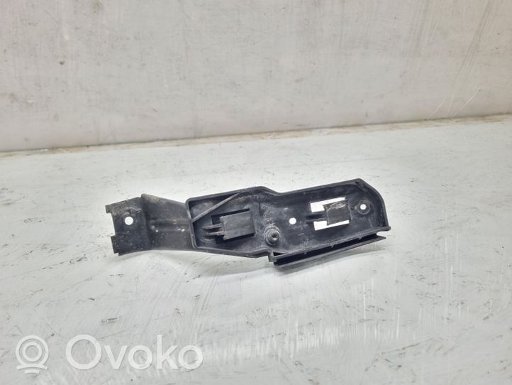 Volkswagen PASSAT B5.5 Supporto di montaggio del parafango 3B0821238A