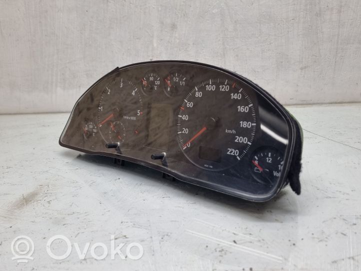 Audi A4 S4 B5 8D Tachimetro (quadro strumenti) 8D0919034F