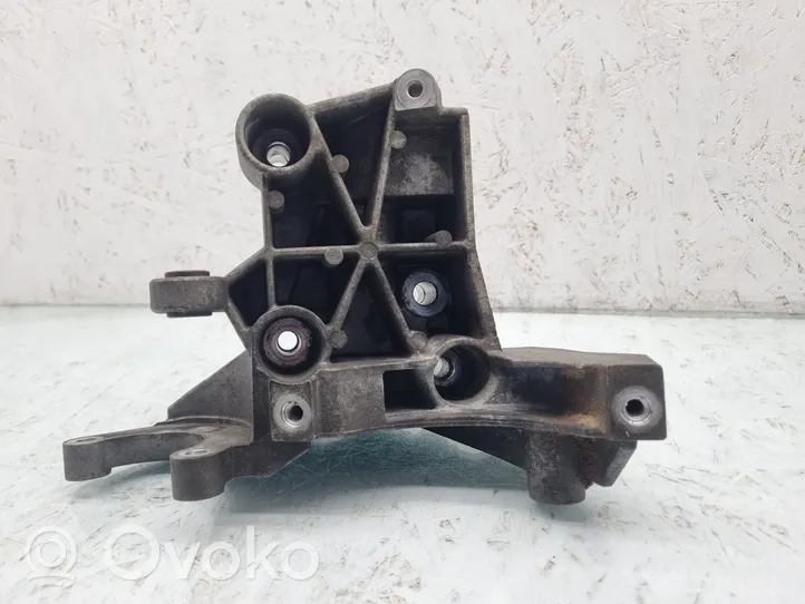 Audi A6 S6 C6 4F Support de pompe de direction assistée 059145169AA