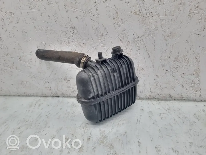 Audi A4 S4 B7 8E 8H Vacuum air tank 8E0129955