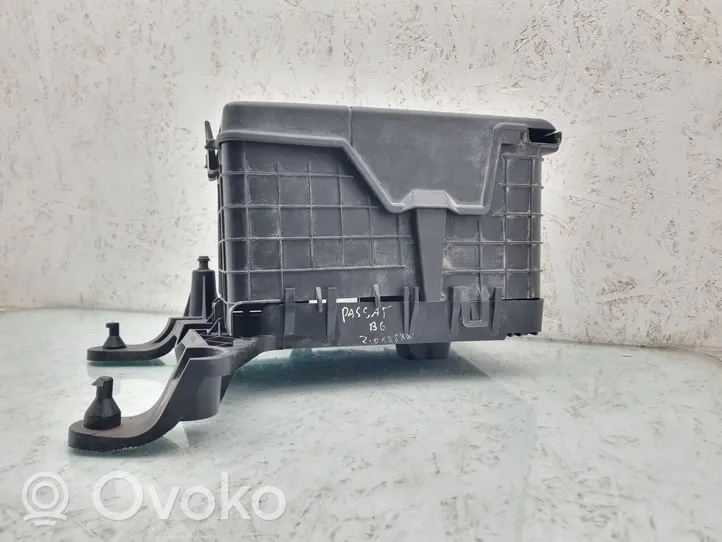 Volkswagen PASSAT B6 Battery box tray 1K0915336B