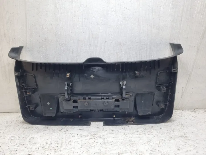 Volkswagen PASSAT B6 Tailgate trim 3C9867605D