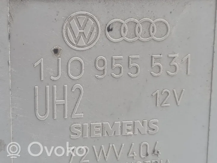 Volkswagen PASSAT B5 Logu tīrītāju intervāla relejs 1J0955531