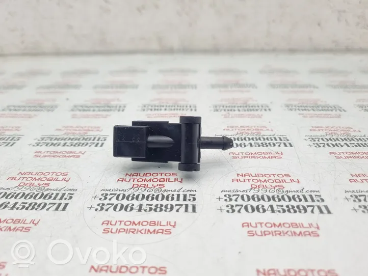 Volkswagen Golf IV Windshield washer spray nozzle 3B0955985C