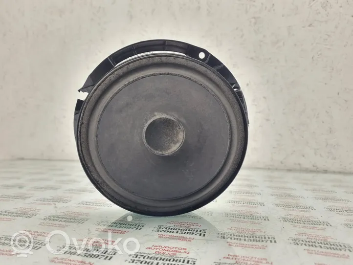 Volkswagen PASSAT CC Enceinte de porte arrière 3C8035453