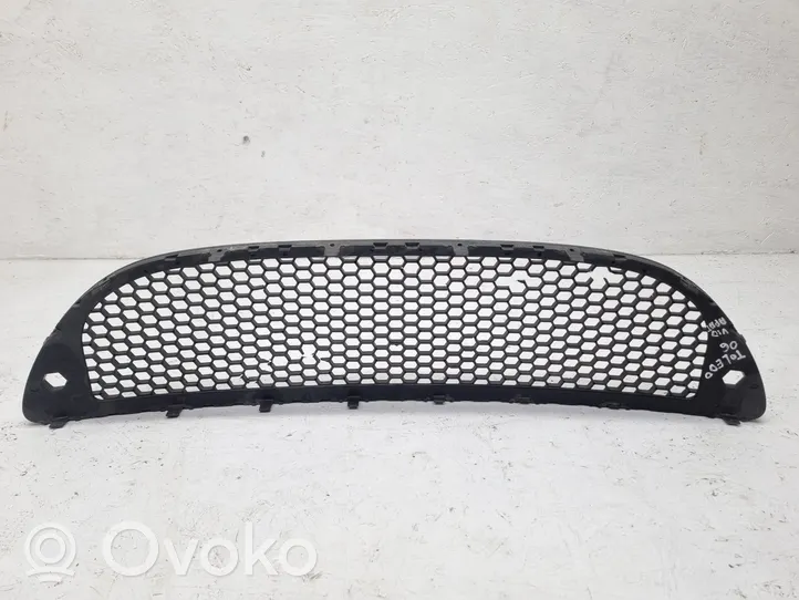 Volkswagen Touran II Front bumper lower grill 5P0853667A