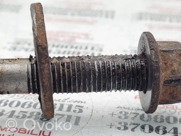 Volkswagen PASSAT B6 Rear suspension camber bolt 