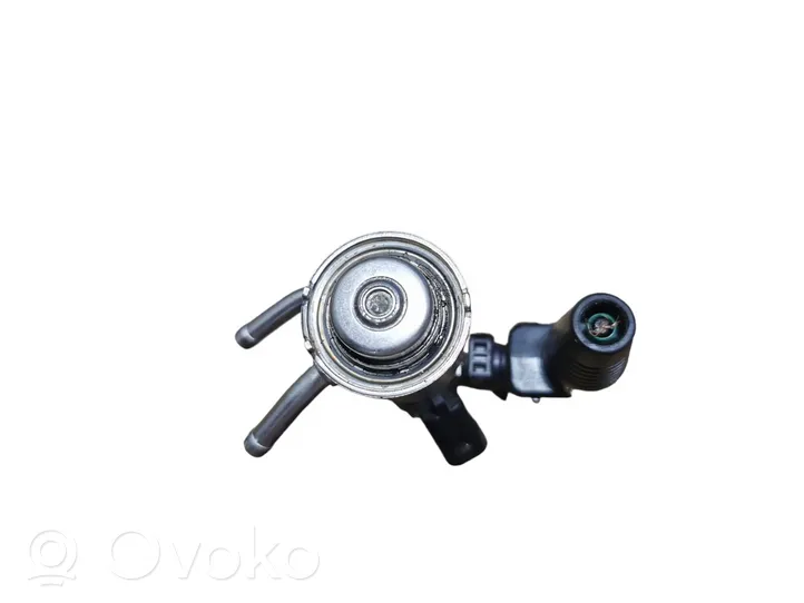 Mercedes-Benz C W205 Polttoainesuutin A0004904100