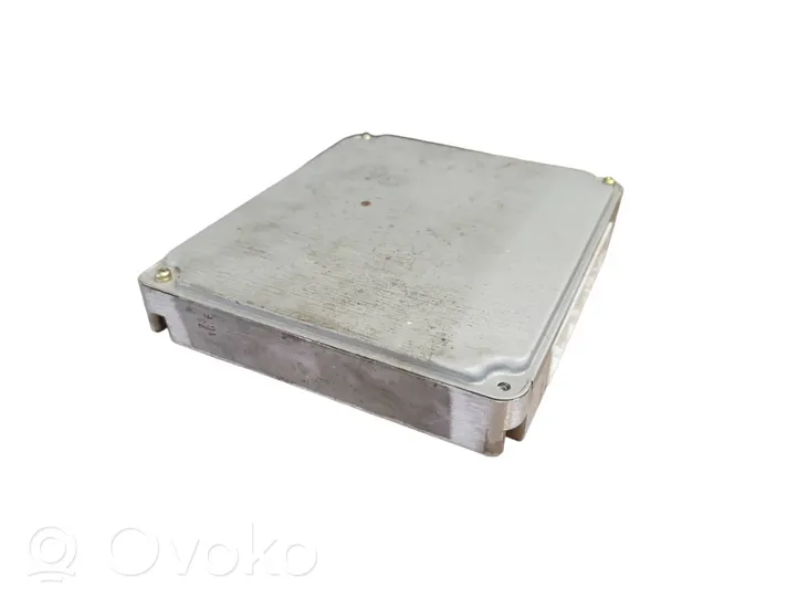 Toyota Avensis T250 Calculateur moteur ECU 8966105690