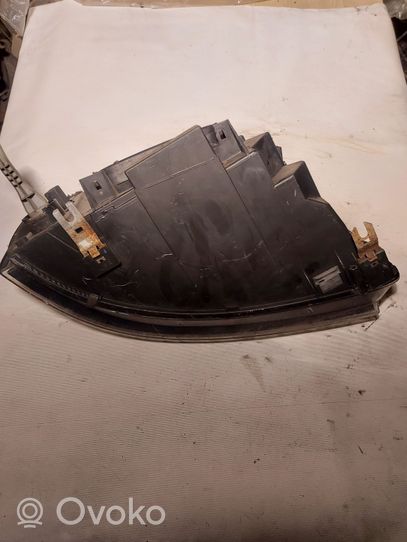 Volkswagen Sharan Lampa przednia 0301182611