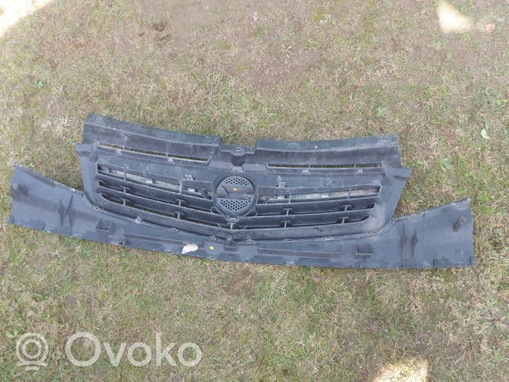 Opel Vivaro Maskownica / Grill / Atrapa górna chłodnicy 623100249R