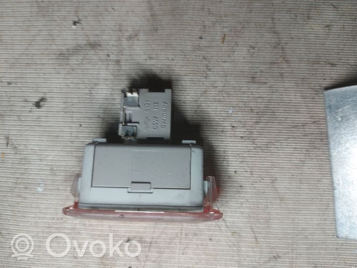 Volkswagen Sharan Luce interna per portiera posteriore 1J0947411A