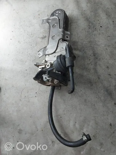 Volkswagen Touran I EGR valve cooler 038131513AD