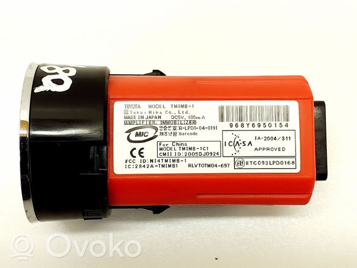 Toyota Auris 150 Komputer / Sterownik ECU i komplet kluczy 8999002010