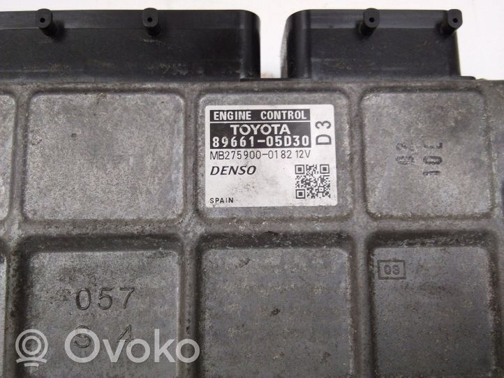 Toyota Avensis T270 Dzinēja vadības bloks 8966105D30