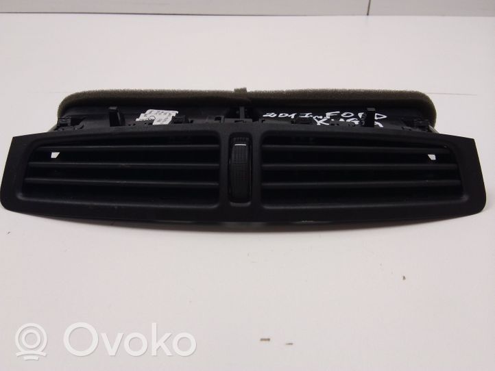 Ford Kuga II Dysze / Kratki nawiewu deski rozdzielczej AM51R01815AEW
