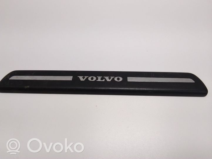 Volvo V50 Garniture de marche-pieds avant 08622671