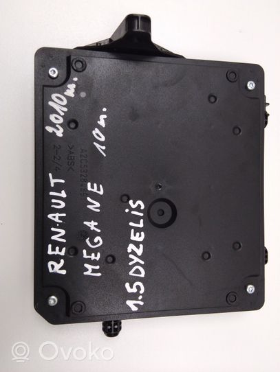 Renault Megane III Central body control module 284B13640R