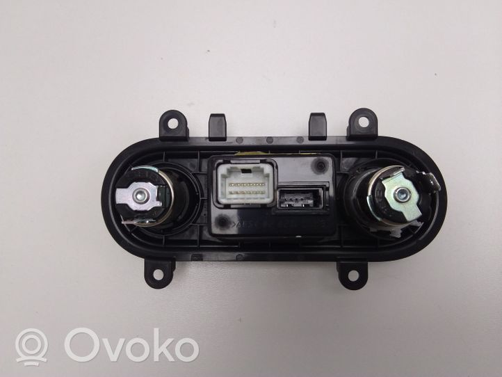 KIA Optima Connettore plug in AUX 961202T600