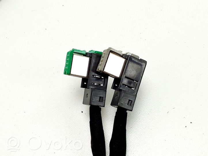 Citroen C4 Grand Picasso Câble adaptateur AUX 9806059680