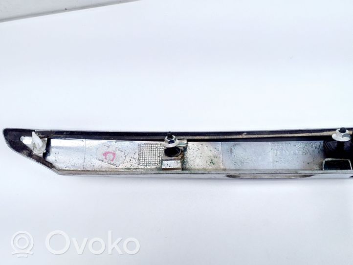 Toyota Yaris Listwa oświetlenie tylnej tablicy rejestracyjnej 768010D190