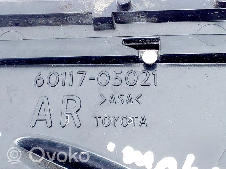 Toyota Avensis T270 Apdaila sparno (moldingas) 6011705021