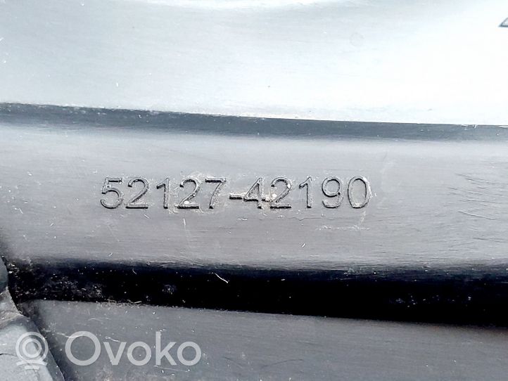 Toyota RAV 4 (XA40) Etupuskurin alempi jäähdytinsäleikkö 5212742190