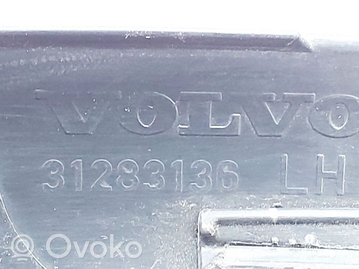 Volvo C30 Bande de garniture d’arche arrière 31283136