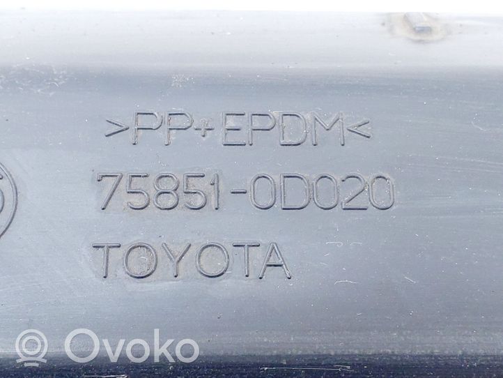 Toyota Yaris Próg 758510D020