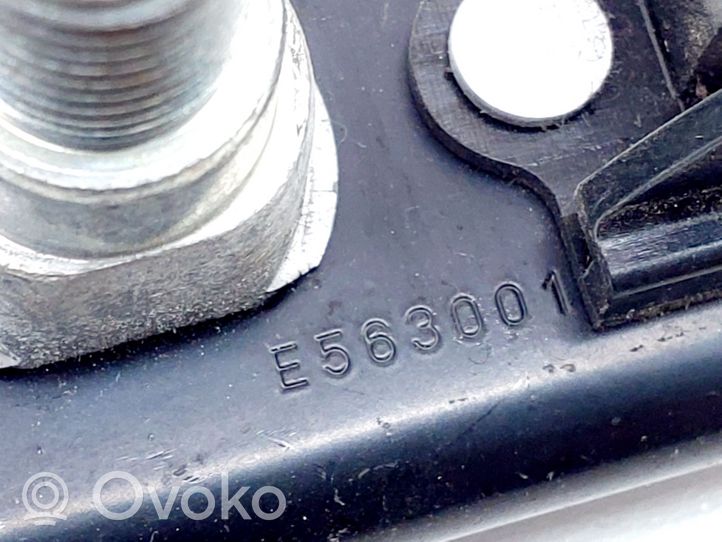 Toyota Verso Réglage de la hauteur de la ceinture de sécurité E563003