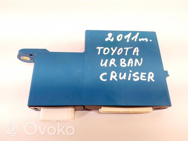 Toyota Urban Cruiser (XP110) Autres dispositifs 8930052130